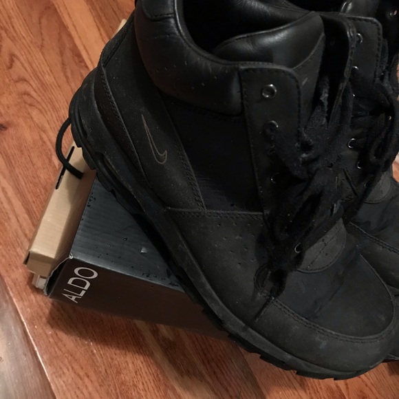 Nike ACG Boots - Picture 2 of 2